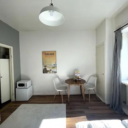 Studio The Vibe / 25min To Airpt & 5min To Center Huoneisto